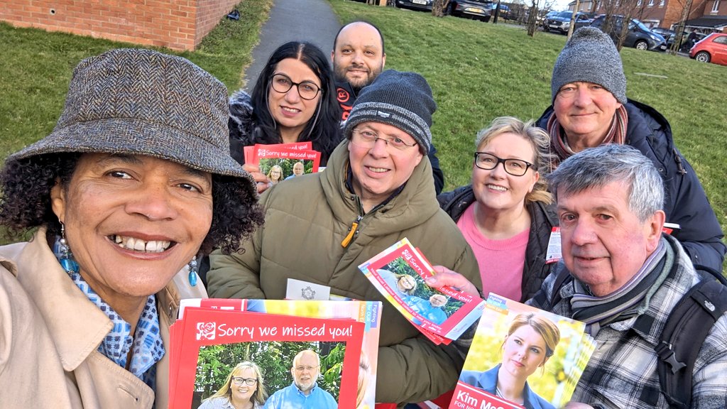 ChiOnwurah's tweet photo. Warm welcome in wonderful West Fenham for our hardworking local @NewcastleLabour team, talking & listening to residents about the issues that matter #NHSwaitinglists, #youthservices #antisocialbehavior, #interestrates & #goodjobs topped the agenda- & the Tory failure to fix them! https://t.co/FnqWhxU0Qm