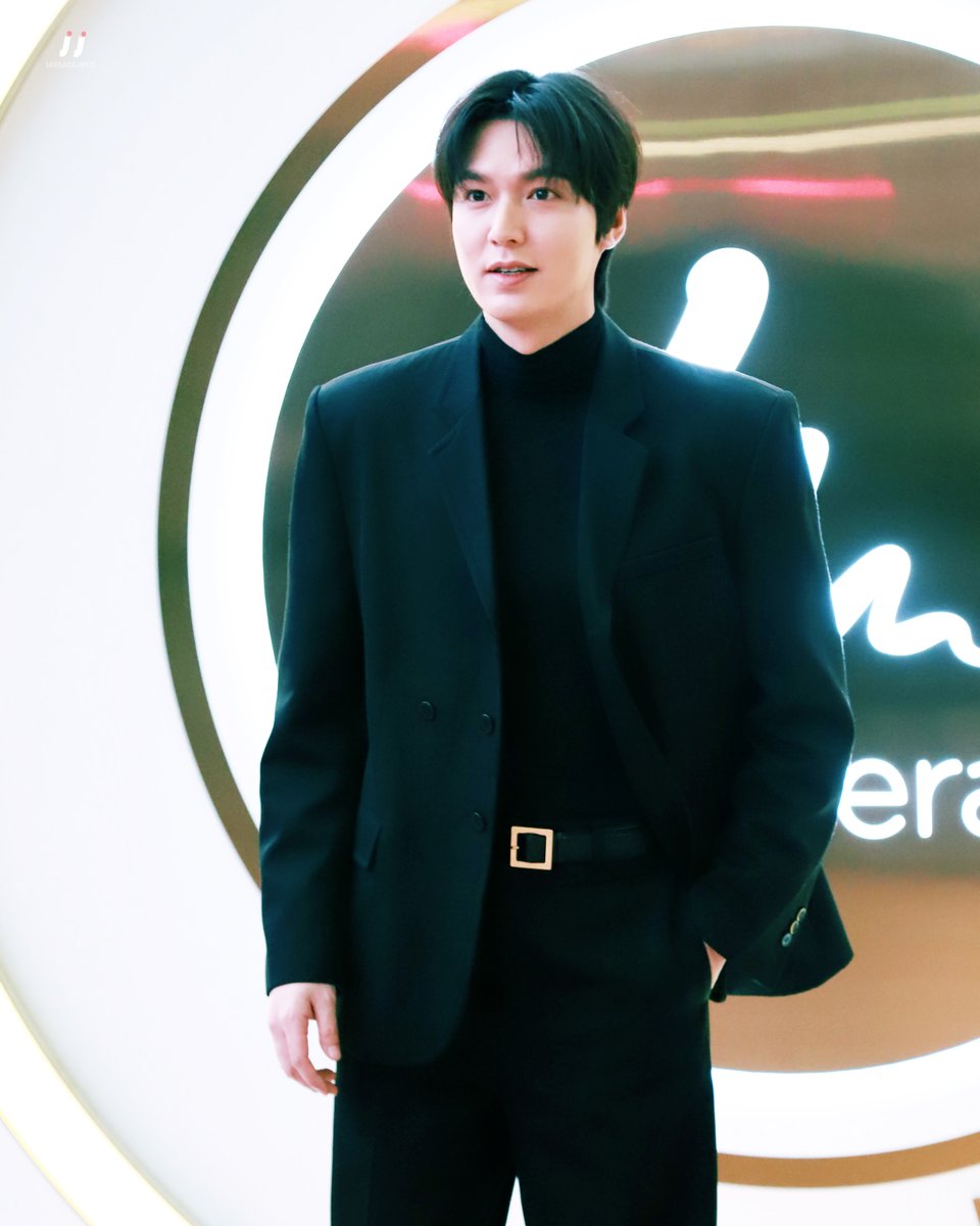 #Ulthera_GoldStoryDay #LeeMinHo #이민호
20240127 포토타임
정말 멋진 민호 너무 멋었어 ㅠㅠㅠ
오랫만에 공식사진 ㅠㅠ
얼마만인지 ㅠㅠ