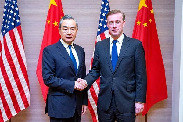 TTmon2011's tweet photo. H.E. Wang Yi, Member of the Political Bureau of the CPC Central Committee and Minister of Foreign Affairs Met with US National Security Advisor Jake Sullivan in Bangkok from January 26 to 27. https://t.co/BglelFOGML