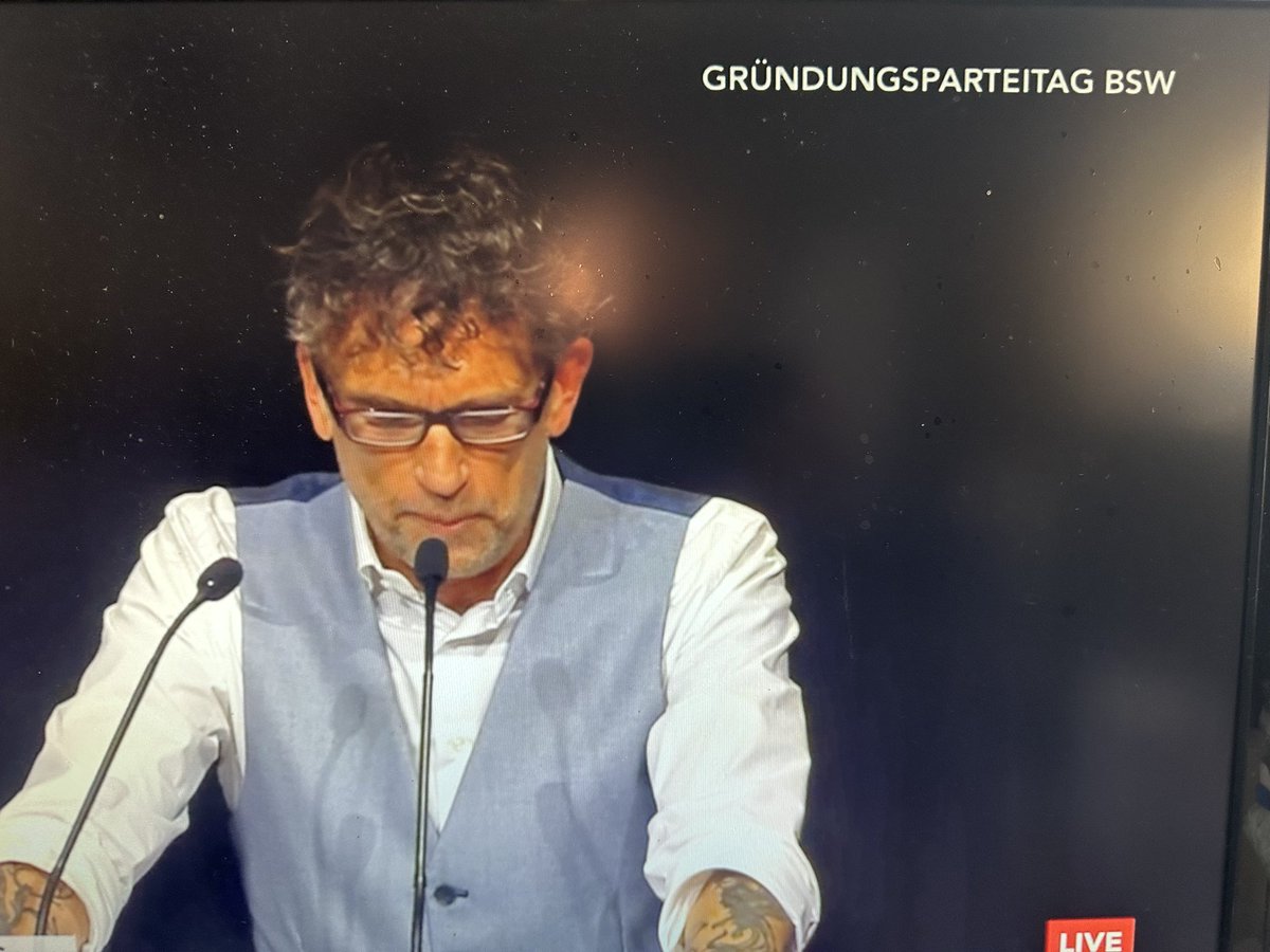 Den_Koo's tweet image. Beschreibe das Dilemma rund um #Wagenknecht mit nur einem Bild!

Schwurbelkönig #Pürner kandidiert für Putins neue Partei🙄

#BSW