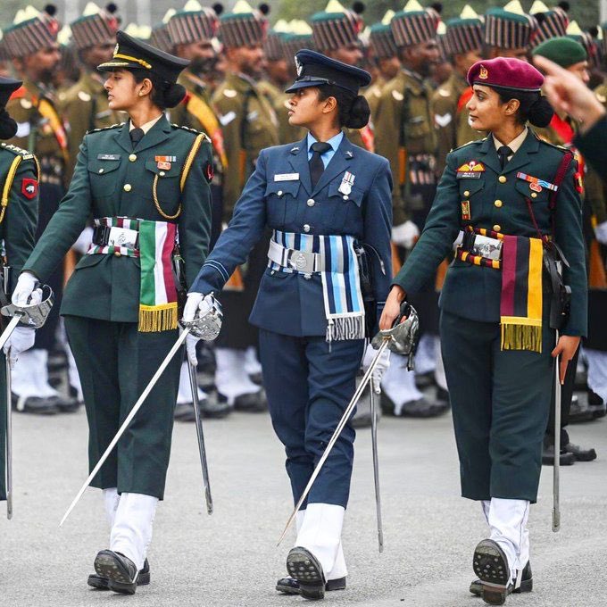 𝗣𝗜𝗖𝗧𝗨𝗥𝗘 𝗢𝗙 𝗧𝗛𝗘 𝗗𝗔𝗬 ⚔️🇮🇳

Empowering moments as the #NariShakti leads the Historic Republic Day Parade 2024 
dedicated to #WomenPower 🇮🇳💙

Jai Hind, Jai Bharat 🇮🇳⚔️

#RepublicDay2024 #WomenEmpowerment 
#NariShaktiDeshKiShakti 
#75thRepublicDay #HappyRepublicDay