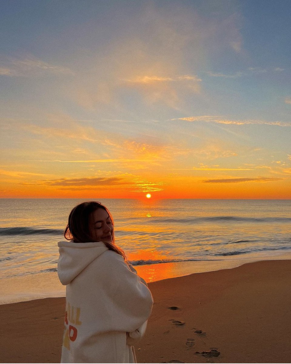 What does your perfect morning look like? Ours looks like this 😍🌅 📷 Jules Anderson