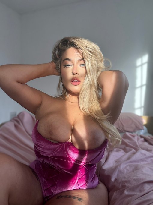 Looking for a valentine? https://t.co/lmlUkrR70L