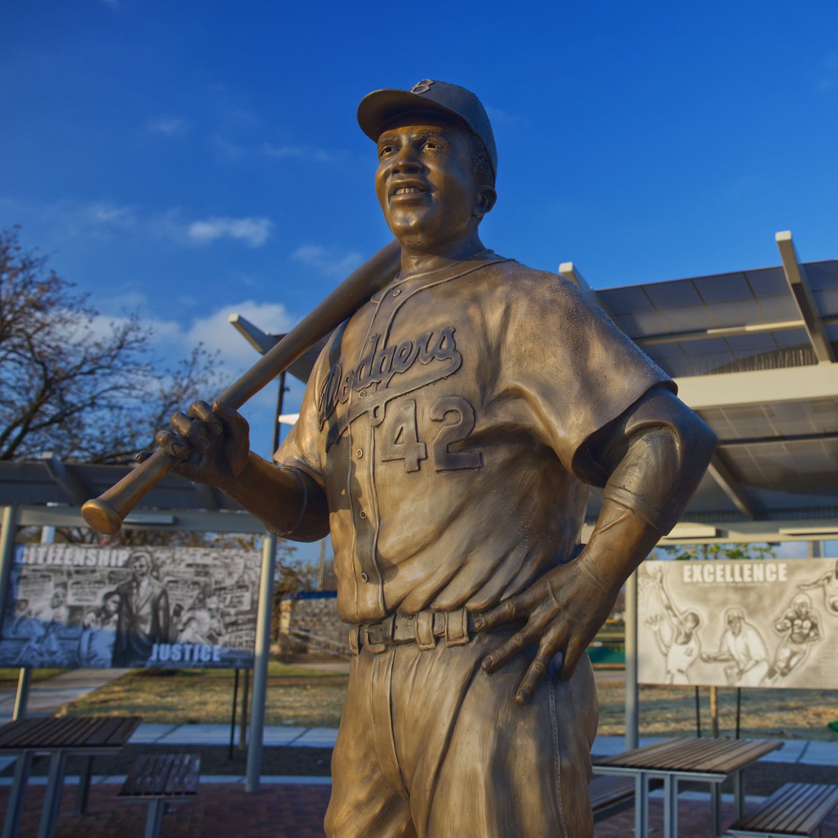 boblutz's tweet image. Our @League42ICT Jackie Robinson statue at McAdams Park has been stolen. Someone cut it just above Jackie's shoes and hauled it off in a truck. Our organization is devastated. So am I. @JeffPassan @Ken_Rosenthal @jonmorosi @heyman @MLBNetwork @Dodgers @Royals