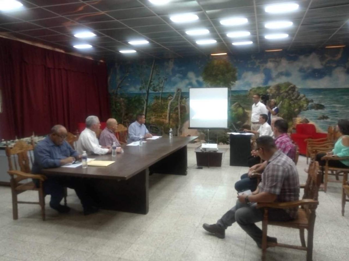 Recibimos hoy en #Camaguey a nuestro Primer secretario del CC <a href="/PartidoPCC/">Partido Comunista de Cuba</a> y presidente <a href="/DiazCanelB/">Miguel Díaz-Canel Bermúdez</a>. Desde la ciudad industrial de #Nuevitas le actualizamos sobre vitales procesos inversionistas de alto impacto económico que se acometen en el territorio.