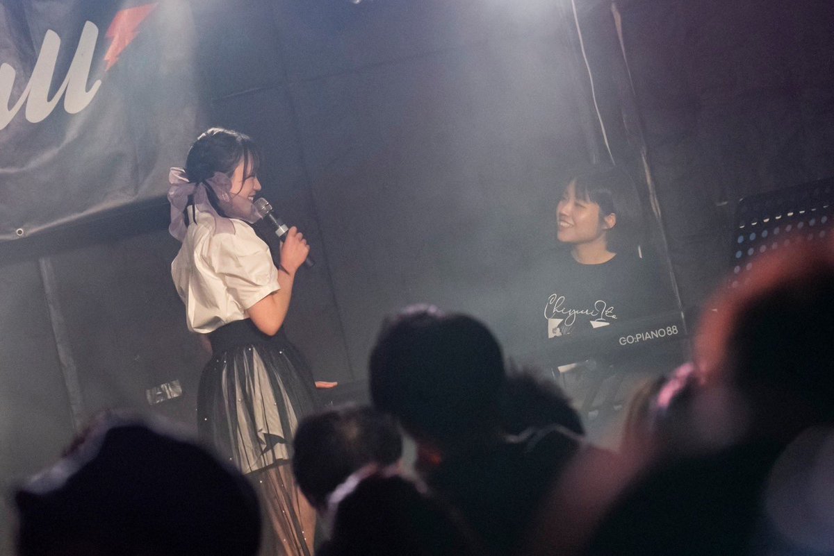 choa2my's tweet image. ちゆちゃんバースデーライブご一緒できてとっても嬉し楽しかったです🥰🎹

サプライズはぴばにも即興手ぐるぐるにも温かく対応していただきありがとうございました!!笑
名古屋公演お疲れさまでした🙌💕

#GetSet
#伊藤千由李26thBirthdayLive