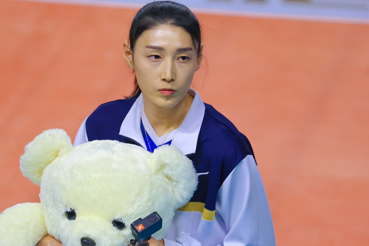240127 올스타전

김연경 + 곰인형 = 💯❣️

#김연경 #Kimyeonkoung
<a href="/kimyk10/">김연경 kim yeon koung</a>