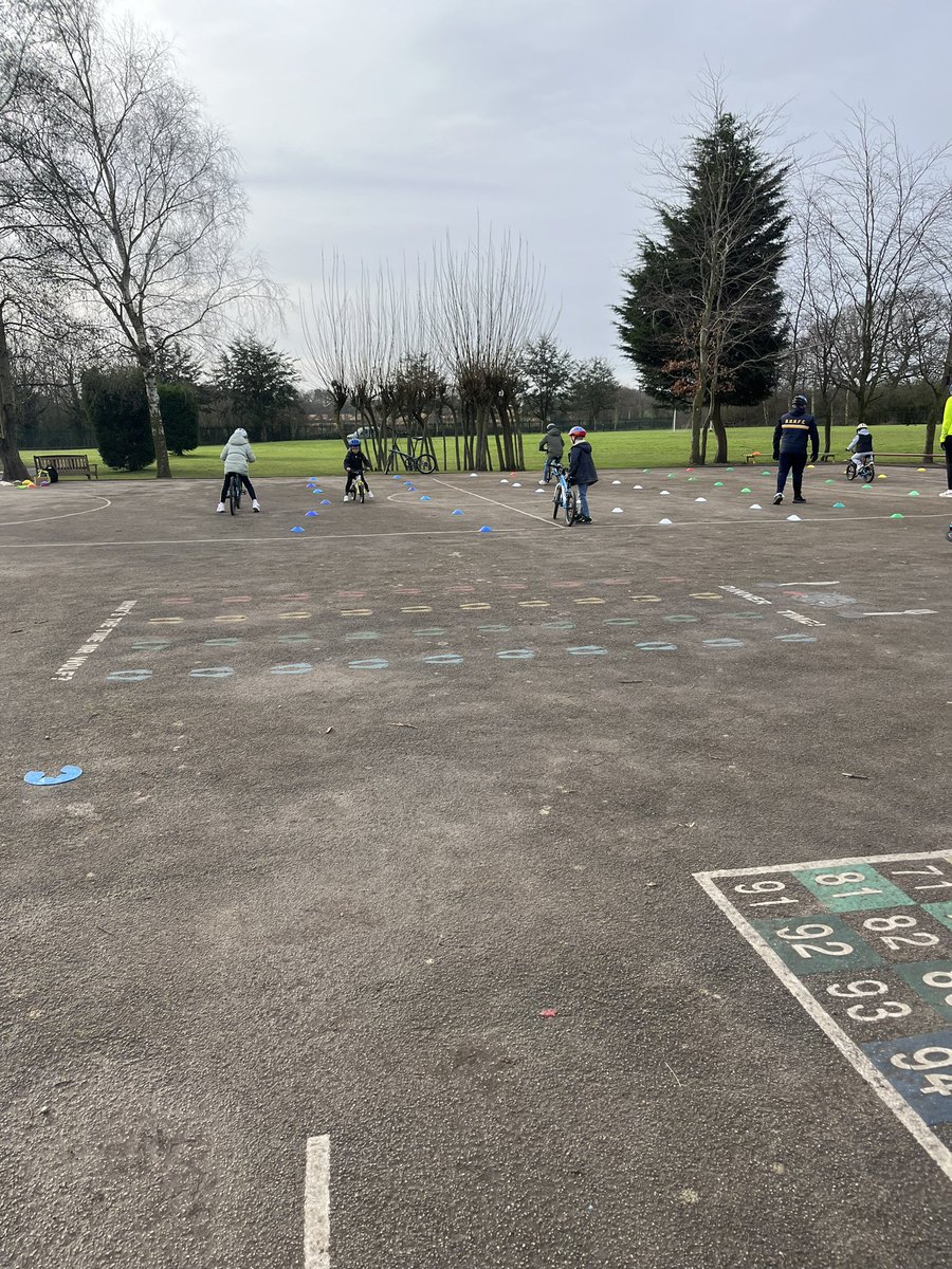 _NWActive's tweet image. What a lovely morning at @SchoolParklane delivering Nuneaton Cycling Hub sessions 🚴🚴🏾‍♂️🚴🏼‍♀️

🚲 31 children took early steps in their cycling journey 🚴🏼‍♀️

Looking forward to seeing their progress over the next few weeks 💪

@ThinkActiveCSW