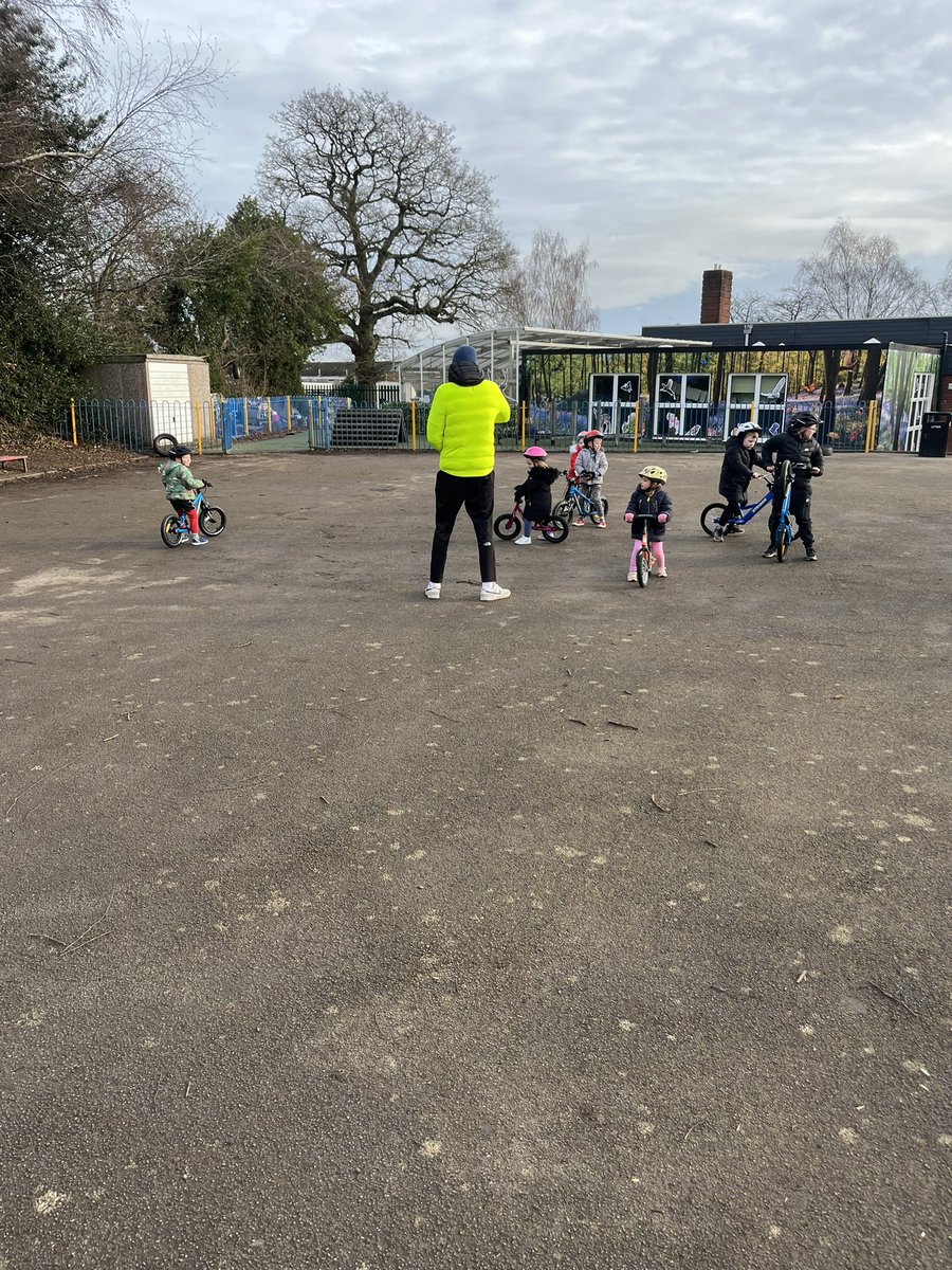 _NWActive's tweet image. What a lovely morning at @SchoolParklane delivering Nuneaton Cycling Hub sessions 🚴🚴🏾‍♂️🚴🏼‍♀️

🚲 31 children took early steps in their cycling journey 🚴🏼‍♀️

Looking forward to seeing their progress over the next few weeks 💪

@ThinkActiveCSW