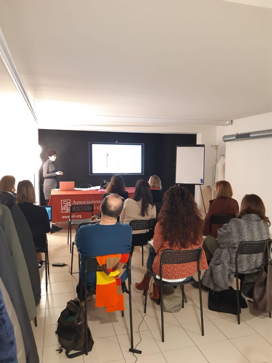 AitiTweet's tweet photo. Pubblichiamo alcuni scatti del seminario in corso a Pesaro “Fra traduzione e copywriting: la transcreation DE>IT” della #sezioneAITI Marche. Claudia Benetello sta illustrando le competenze necessarie e le insidie della transcreation.
#formazioneAITI #AITIforma #sabatoconAITI https://t.co/YFBMmrO6TP