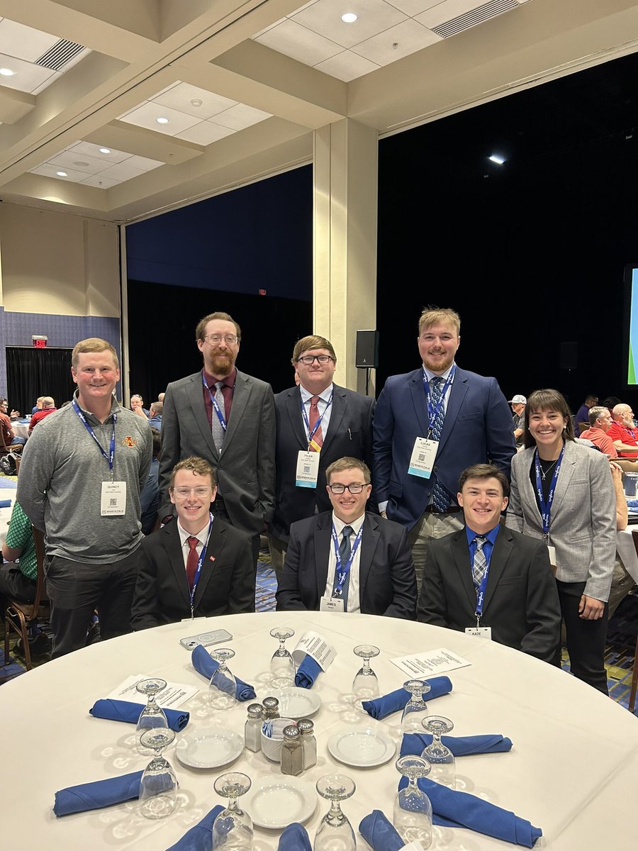IsuTurf's tweet image. What. A. Week. Thank you @FieldExperts for hosting another incredible event allowing our industry to unite, connect, and celebrate a great year! Grateful to create new relationships with outstanding professionals in our field.