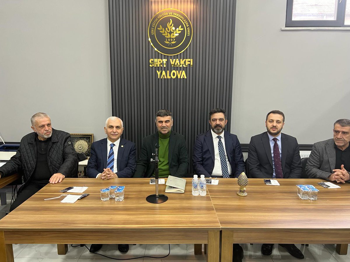 📍 Yalova 

Siirt Vakfı Başkanı Cengiz Özçiçek ve yönetimini ziyaret ederek birbirinden değerli hemşerilerimiz ile bir araya geldik.

Misafirperverliklerinden dolayı Siirt vakfı yönetimine ve hemşerilerimize teşekkür ederiz.