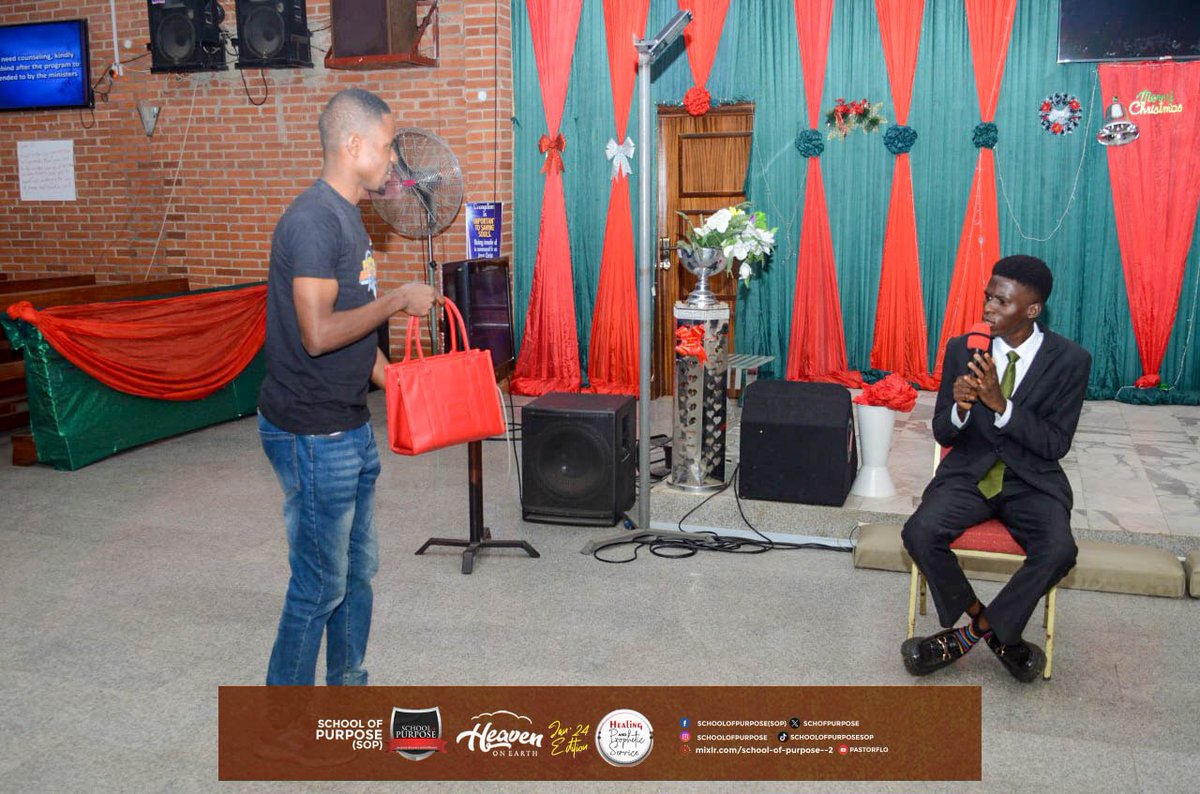 Schofpurpose's tweet photo. The drama tribe presenting us with a playlet, reminding us of the need to be consistent in our love for God and cheerful giving unto God.

#schoolofpurpose
#heavenonearth
#january2024edition
#healingandpropheticservice https://t.co/2sUBxDx9YJ