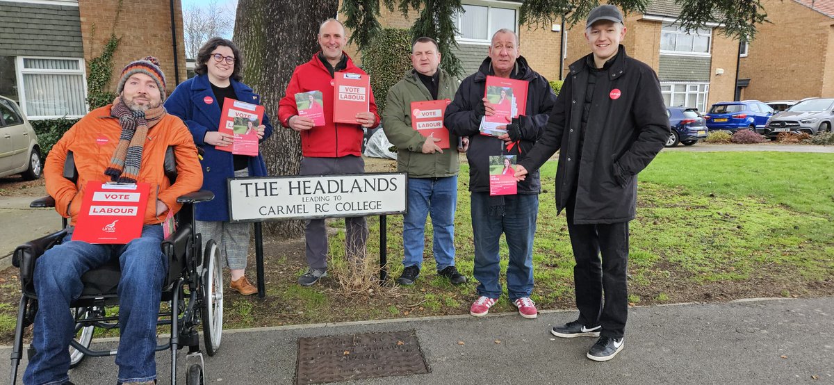 🌹🌹Brilliant response on the doors this morning and afternoon in Hummersknott for @Lola__McEvoy. Once again, lifelong Tories are switching to Labour. After 14 years of failed Tory rule. Only labour has a plan to get Britain's future back🌹🌹