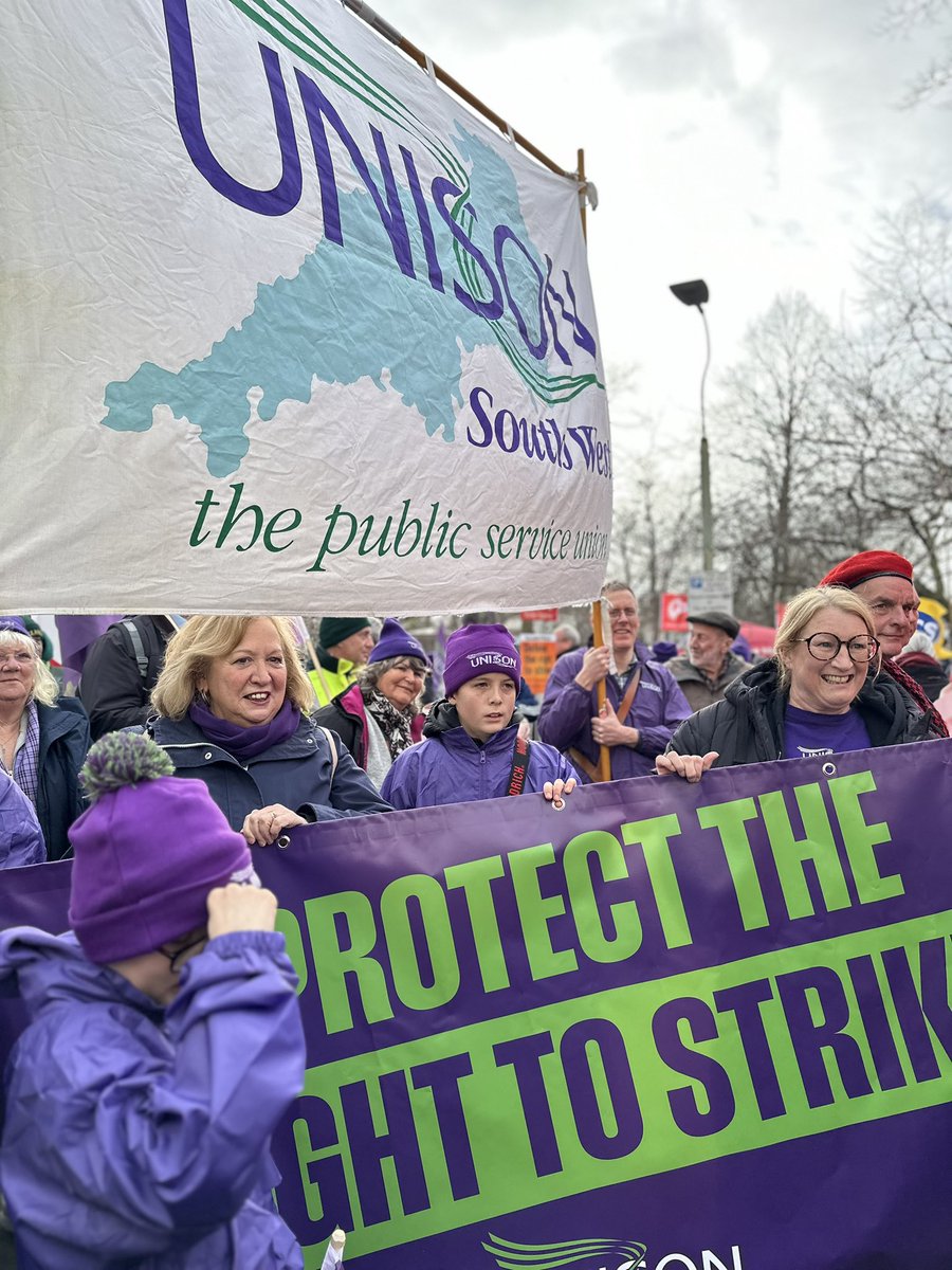 unisontheunion's tweet photo. Thank you to all our members who came from across the country to march in Cheltenham today for workers' rights and the #RightToStrike 

So impressed to have union banners from Scotland to Lands End at the #CheltenhamDemo.

We won before.
We will win again. ✊ https://t.co/VQ7kFsMg70