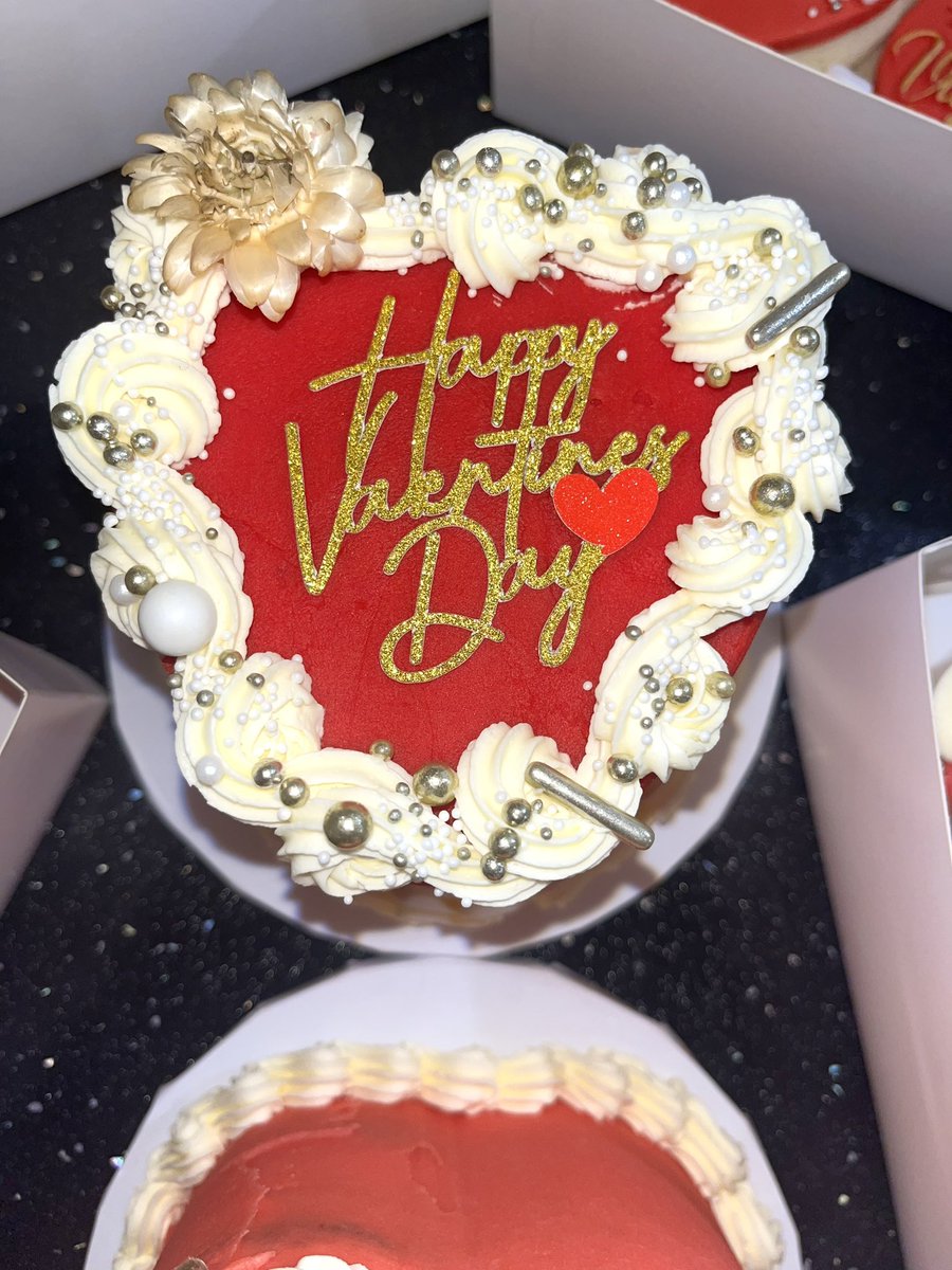 rocheatstreats's tweet photo. ❤️ VALENTINE’S/GALENTINE’S DAY MENU ❤️ 

With Valentine’s Day fast approaching, whether you’re celebrating as a couple or with your girlies, there’s something on the menu for everyone! Swipe for price lists 🩷 https://t.co/x2wqO0IRvC