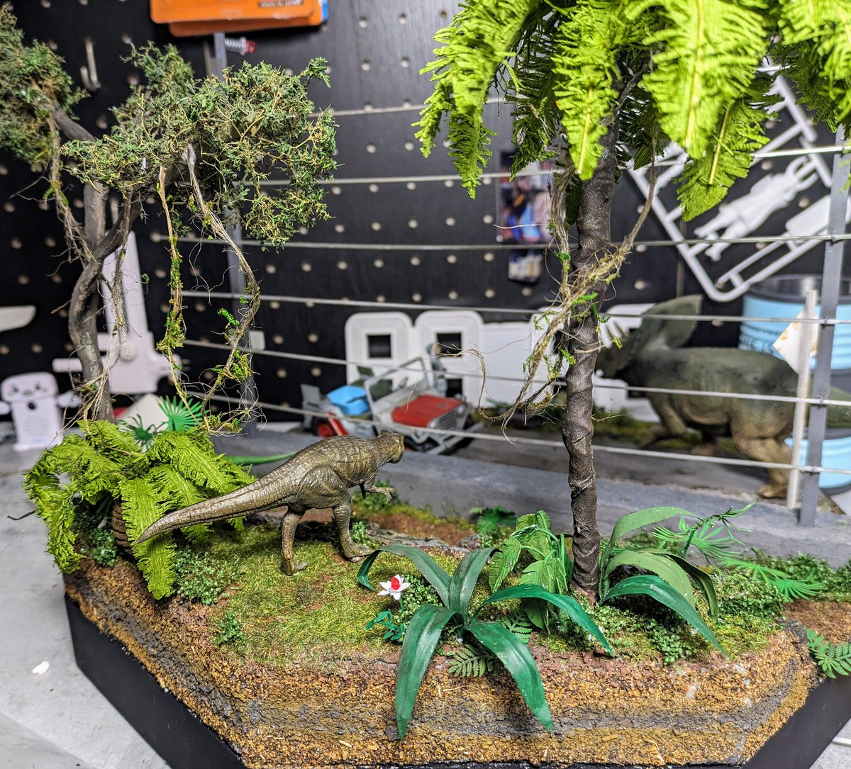 puratyanneru's tweet image. ウェブ投票やってるのでよかったらお願いします！！
西川製作大隊第０１小隊
恐竜のいる世界です！！
作品の空間、解像度にこだわりました！！
tasuketsu.com/vote/2AqUwLtD0…

#ジオラマ
#プラモデル
#ユーモ豊橋2024
