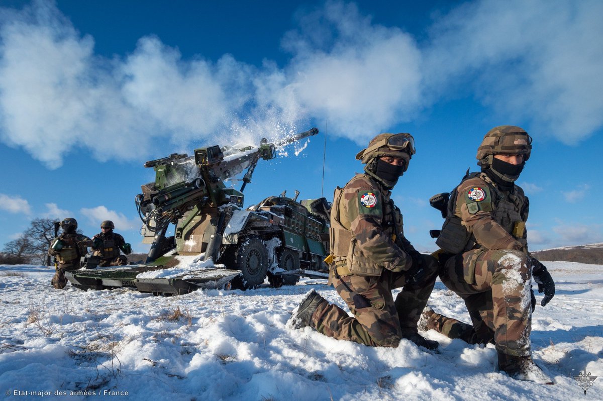 armeedeTerre's tweet image. 🗳 Élisez votre #PhotoDeLaSemaine 📸 !

1️⃣ #MissionsOps Tir Caesar avec la @MissionAIGLE
2️⃣ #Aguerrissement Brevet de skieur militaire à l'@emhm_officiel
3️⃣ #PrépaOps Unités d'aide à l'engagement @7e_brig_blindee et @DFBrigade
4️⃣ #TradisMilis Remise de galons à @SaintCyrCoet
👇👇