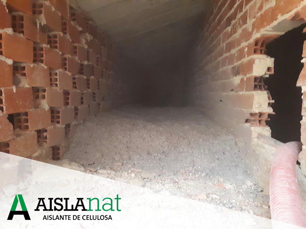 La emisiones de CO2 que se desprenden de la construcción es un problema que preocupa tanto gobiernos como a las personas, por ello materiales sostenibles, ecológicos y, en el caso del aislante de celulosa Aislanat, Km0, cada vez son más demandados. #aislante #rehabilitation #km0