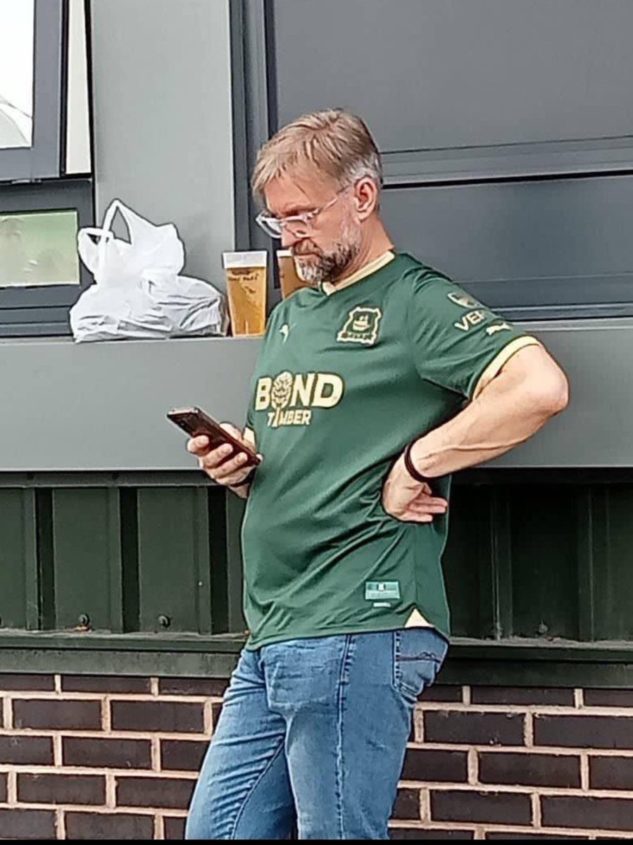 THE REAL REASON WHY JURGEN KLOPP IS LEAVING LIVERPOOL💚😂

Jurgen Klopp announced yesterday he was leaving Liverpool and the reason why is so he can watch his boyhood club Plymouth Argyle😭
#pafc #plymouthargyle #efl #championship