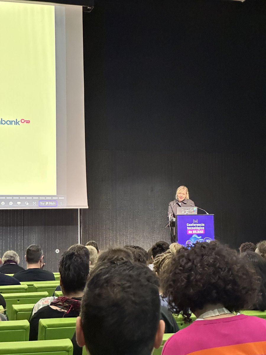 _kevinsotomayor's tweet photo. Me ha encantado la charla sobre accesibilidad de @alenanik11 en la #Bilbostack
Sobre todo el tip para discernir entre button & link 🤌🏾 https://t.co/naPKIRNttG