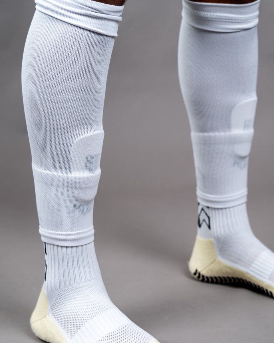 MATCHDAY ESSENTIALS! 💪🏾

Grip socks x Mini shinpads combo 🥶

📈 Maximise your performance today
🔥 Join the demand at:
kitondemand.com