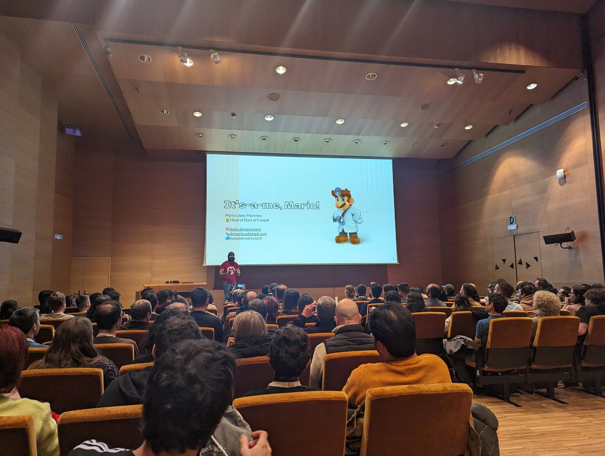 A ver qué se cuenta tu compi <a href="/agomezFreepikCo/">Alejandro Gómez (Churri)</a> #bilbostack24