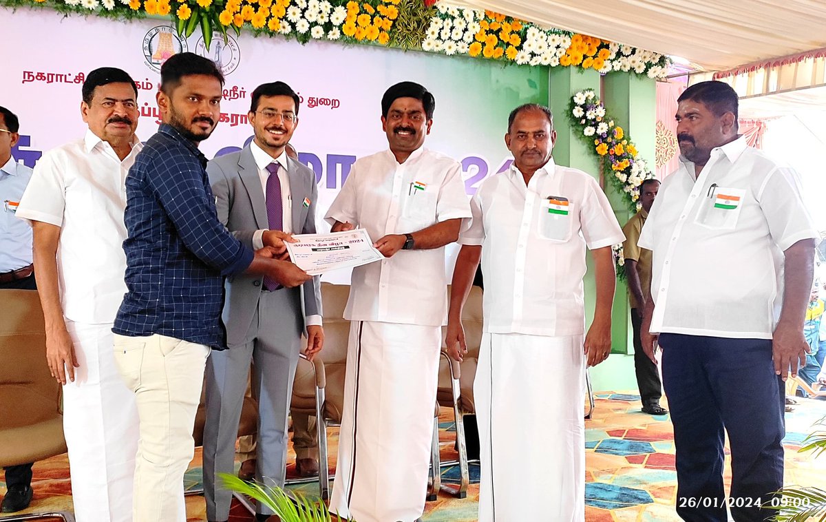 trsandeep's tweet photo. திருப்பூர் மாநகராட்சி குடியரசு தின விழா 2024 ல் நமது வேர்கள் @vaergal_NGO அமைப்பின் பணியை பாராட்டி மாண்புமிகு மேயர் திரு @tup_dineshkumar மாநகராட்சி ஆணையர் திரு  @pavankumar_gg IAS அவர்களால் சான்றிதழ் வழங்கப்பட்டது ♥️

@tiruppurcorp @nammatirupur @TirupurTalks https://t.co/F6zB8QvooF