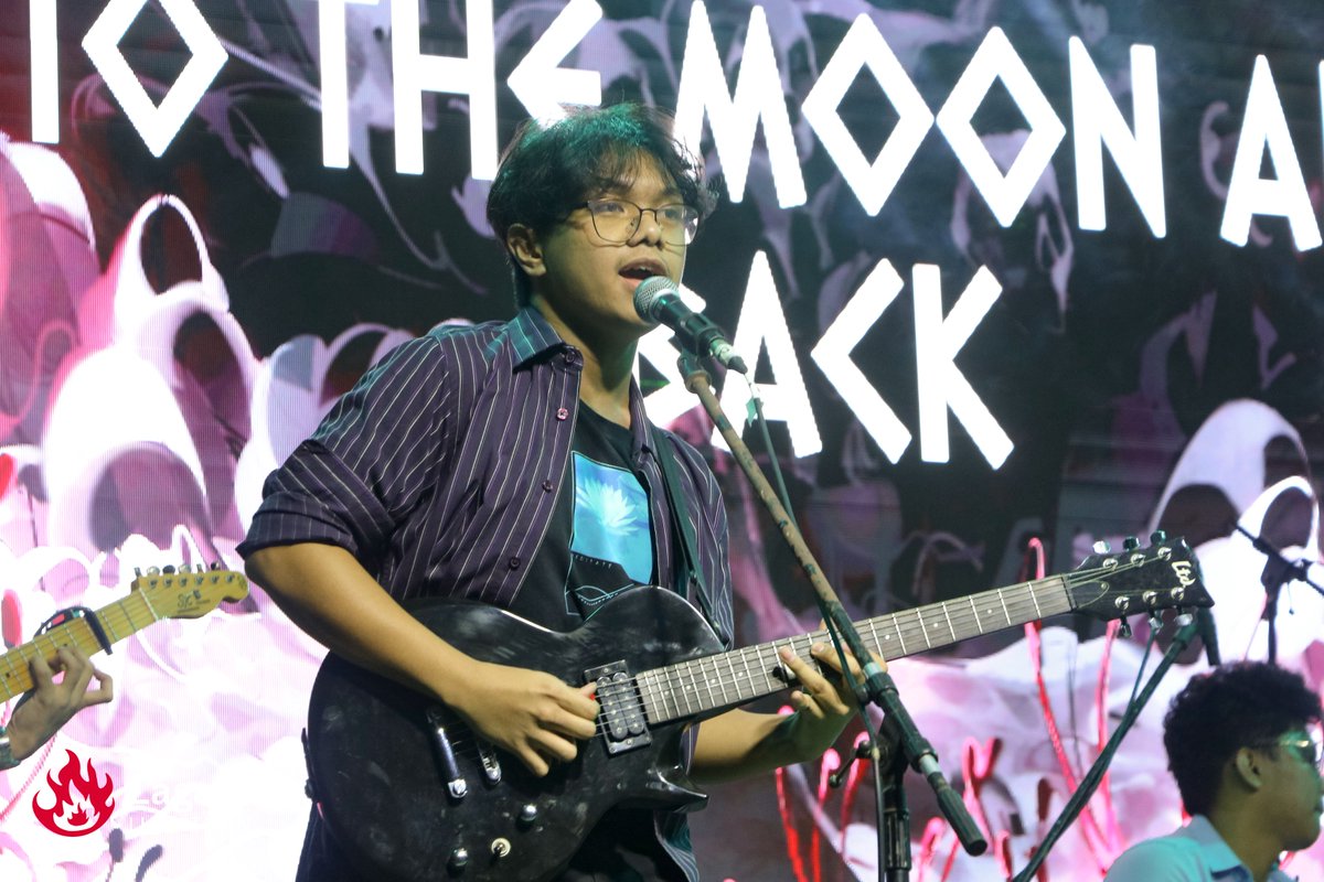 AngLagablab's tweet photo. Abot buwan ang pagtatanghal ng To The Moon and Back sa kanilang pag-awit ng mga kantang Sariling Multo(Sa Panaginip) ng IV of Spades, DYWTBM ng The Ridleys, It's Not The Same, kanilang orihinal na awitin, at Intertwine ft. The Ridleys ng Over October.

#Elysium2024 #Petrichor2024 https://t.co/VrbFV1lGJb
