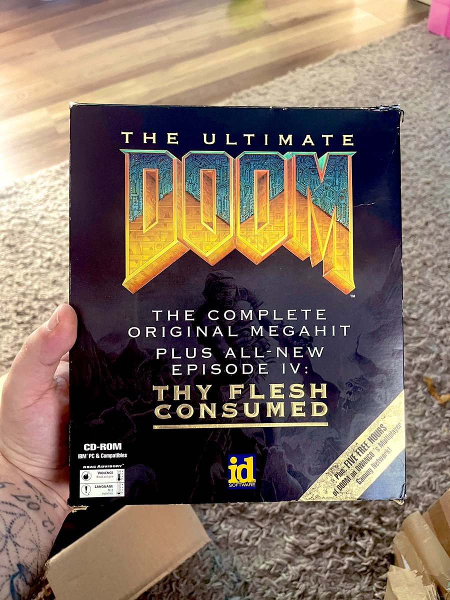 r41d_0ne's tweet photo. Today some new DOOM Stuff 💥💥💥for the Collection 🙏🏻

Finally i got a oldschool copy from my first Shooter DOOM 🔥🔥🔥
#doom #id #legendarygame 

@ID_AA_Carmack 
@romero 
@idSoftware https://t.co/L1OLnT8l2m