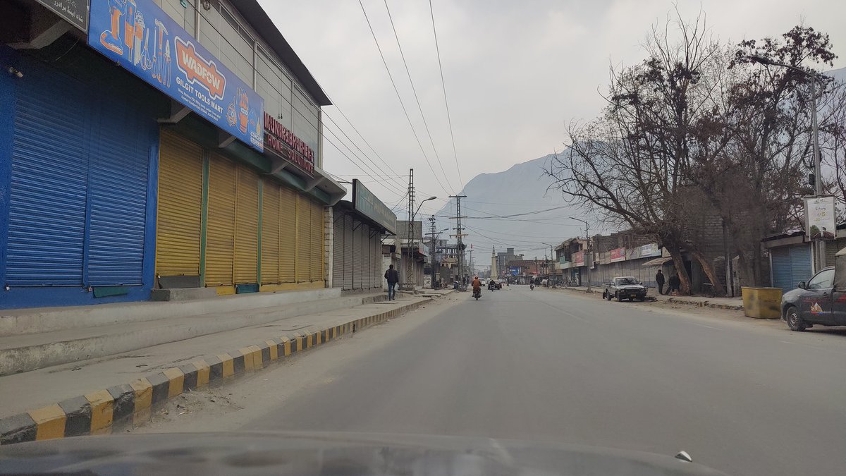 ShabbirMir's tweet photo. Astor valley, and Gilgit in pics as shutter down and wheel jam strike continues to disrupt life in Gilgit on 2nd consecutive day on a call from traders and Awami Action Committee against wheat price hike, taxes and for provision of basic rights including power, water.
#GilgitBal https://t.co/2SGQfUUfUI