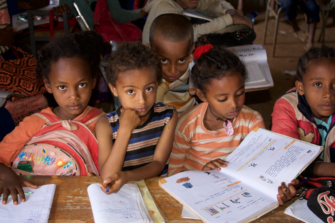 #InternationalDayOfEducation
✅It's crucial that #learning begins well before #children enter #school and that all children deserve to benefit from the power of #books📚& stories.

#StartTheStory #education @EduCannotWait @GPforEducation @GCNFoundation @WorldBank @UNICEFAfrica