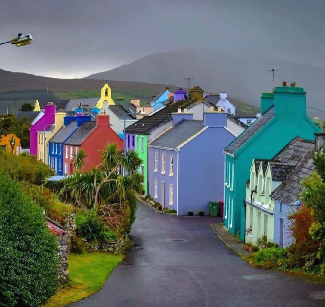 GoHolidaysTrips's tweet image. Eyeries Village, West Cork, Ireland
Credit ๐ธ IG @yourwayireland