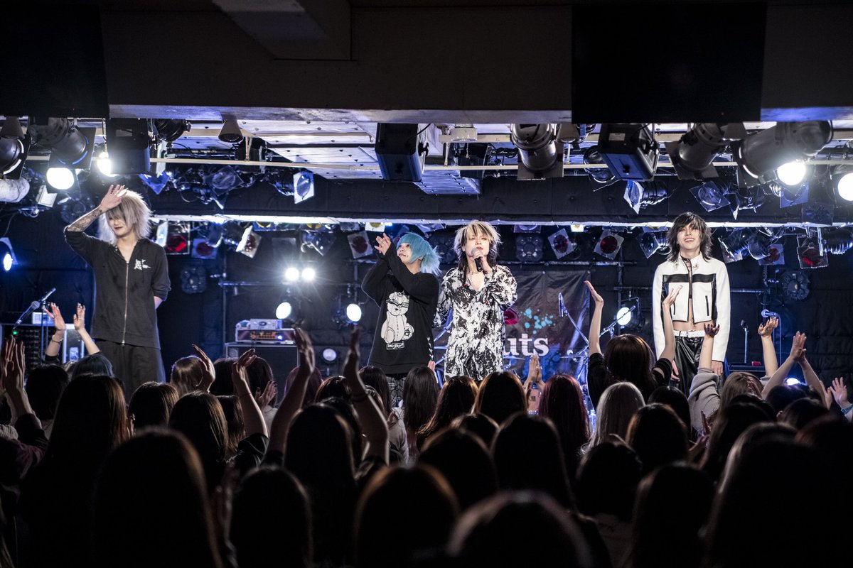 mosaic_junu's tweet photo. 1.25心斎橋soma
Last Oneman Tour
『Hold out to your shout』FINAL
あんがとなぁ
僕たちを見つけてくれて出会ってくれて愛してくれて愛させてくれて支えてくれた親愛なるHs
こんなにも愛してくれたHsたちの居場所を壊してごめん
こんなにも愛おしい
2121日間をくれてthx wuv
https://t.co/rYrKkzQeKB https://t.co/z6C0DlwAAA