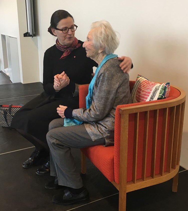 Anna_Ekstrom's tweet photo. Idag, på Förintelsens minnesdag, vill jag påminna om Hédi Frieds uppfordrande budskap att varje människa har förmåga att göra gott och att göra ont. Att skapa och upprätthålla förmågan att göra gott och att förhindra ont är en av mänsklighetens viktigaste och svåraste uppgifter. https://t.co/O4dagw08cI