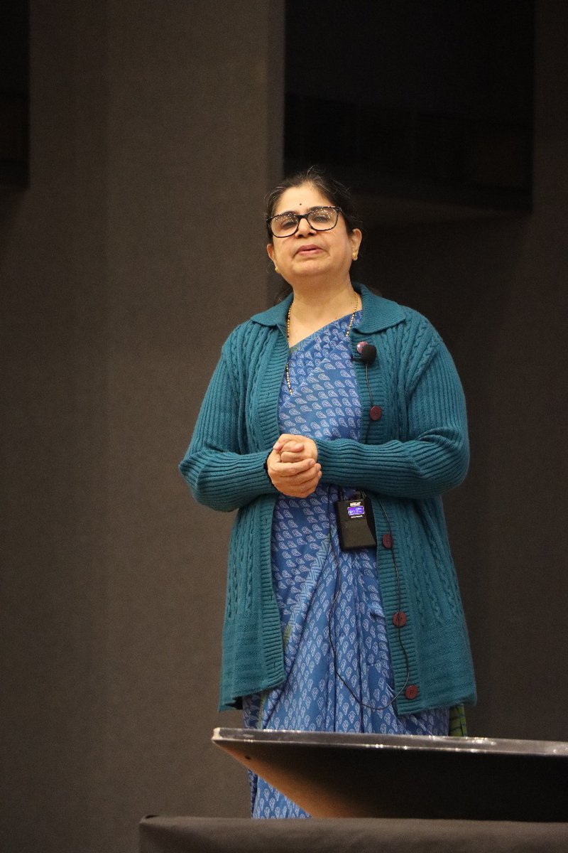 GSFCUniversity's tweet image. Culinary magic unfolded in Dr. Suneetha Chandorkar&apos;s captivating session, where the realms of Fireless Cooking, Solar Cooking, and delectable no-cook dishes were explored in depth. 

#FoundationCourse23-24 Broadcast
#CulinaryExploration
#InnovativeCooking