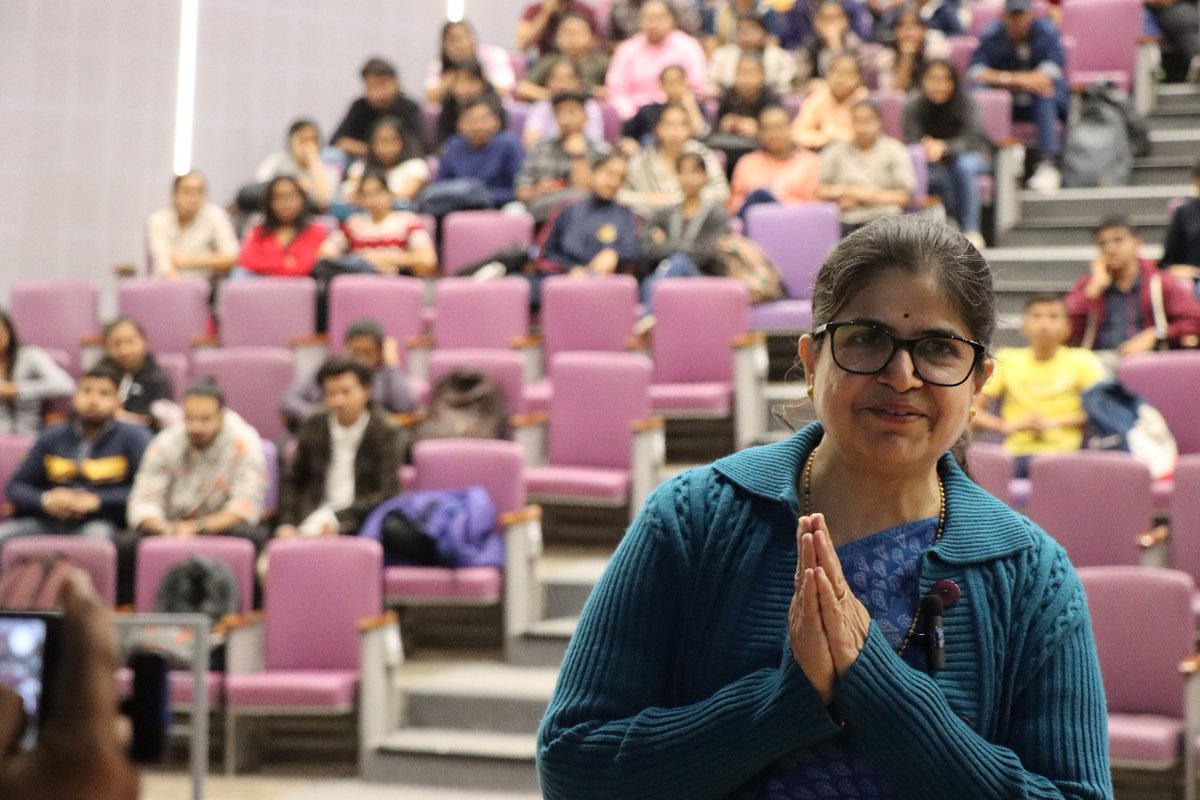 GSFCUniversity's tweet image. Culinary magic unfolded in Dr. Suneetha Chandorkar&apos;s captivating session, where the realms of Fireless Cooking, Solar Cooking, and delectable no-cook dishes were explored in depth. 

#FoundationCourse23-24 Broadcast
#CulinaryExploration
#InnovativeCooking