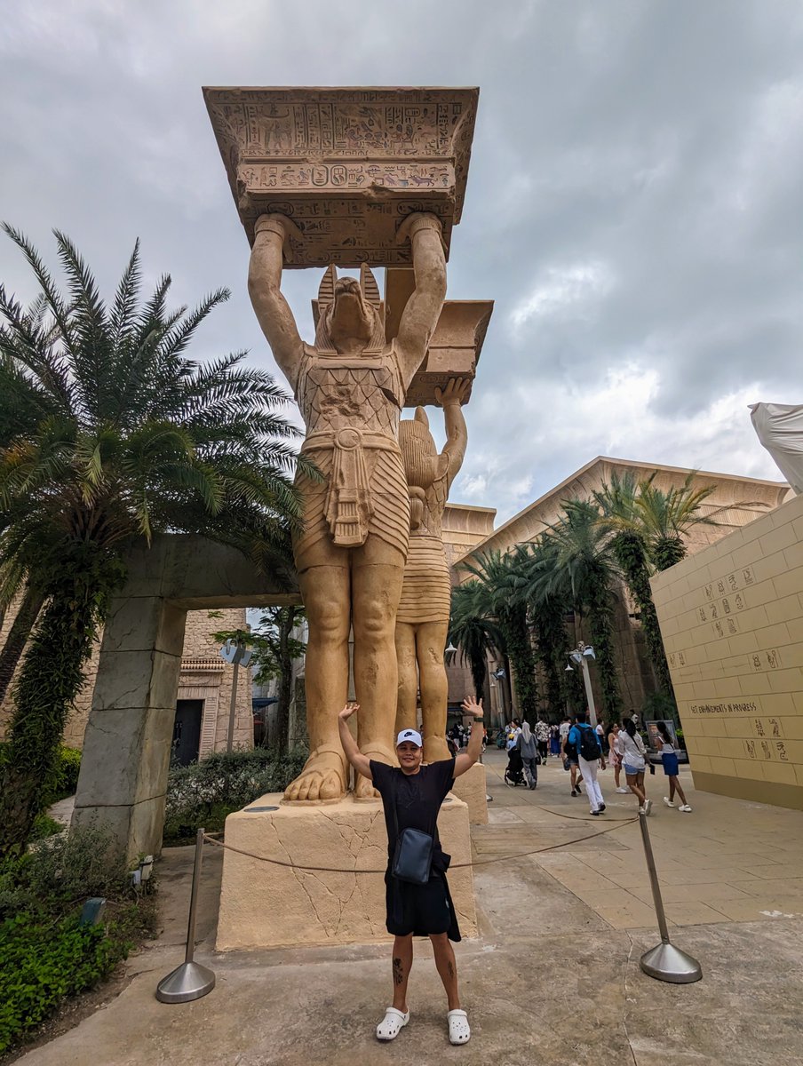 Macxee3's tweet photo. #Universal Studios SG https://t.co/aEcA8wUIlT