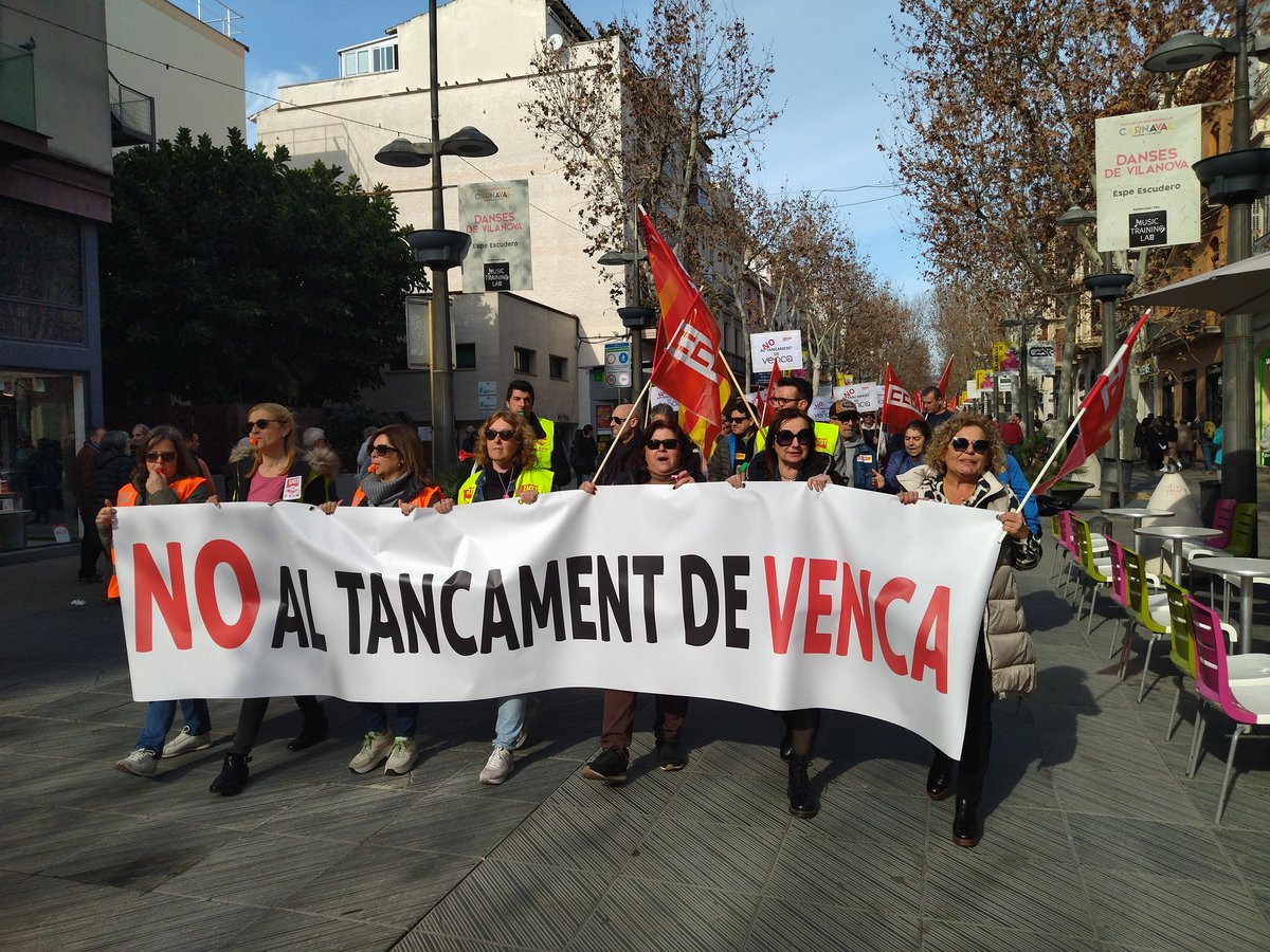 Avui ens trobaràs al costat de les nostres companyes de Venca. Reclamant que no es tanqui. Una plantilla d'unes 155 treballadores majoritàriament dones van al carrer. Un cop per la comarca #Garraf NO AL TANCAMENT DE VENCA.
<a href="/ccoo_bll_apag/">CCOO BLL APAG +drets +accioterritorial +proximitat</a> <a href="/ccoo_serveiscat/">CCOO Serveis Catalunya</a> <a href="/ccoocatalunya/">CCOO de Catalunya</a>