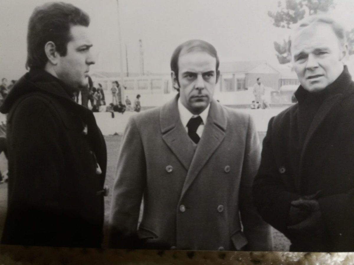 Gracias a todos en nombre de la familia y en el mío propio por vuestro afecto, respeto y muestras de cariño en estos días de duelo