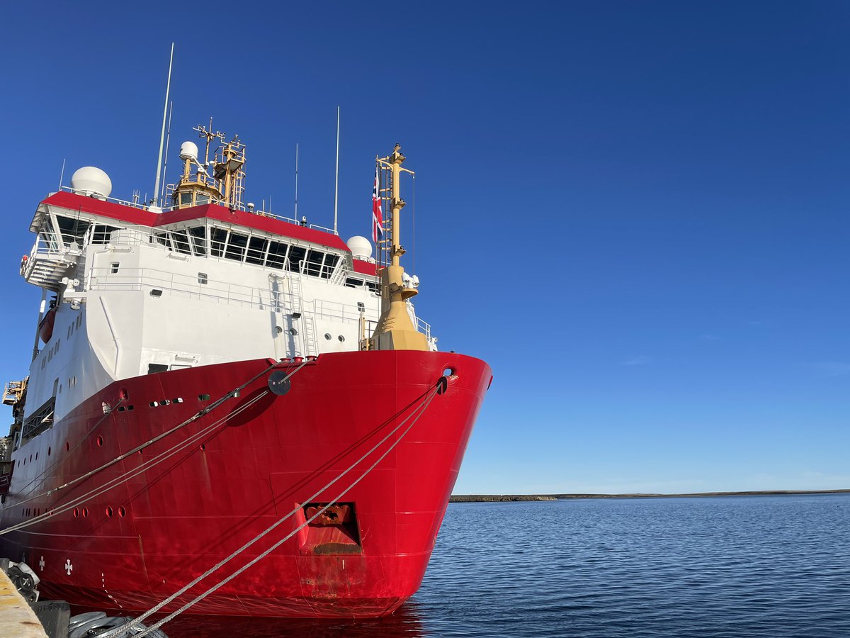 hmsprotector's tweet photo. Watch rotation complete ✅ We are ready for our second Antarctic work package and had some time to enjoy the stunning Falkland Islands summer ☀️🐧 https://t.co/nLMifHjC2p