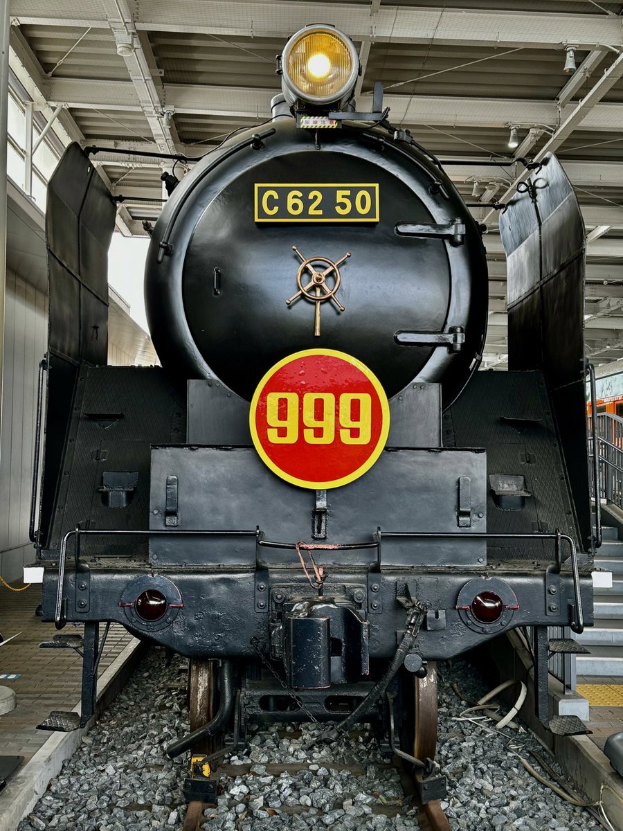 京都鉄道博物館、銀河鉄道999展。 入館するとTV版999の装飾を纏ったC62