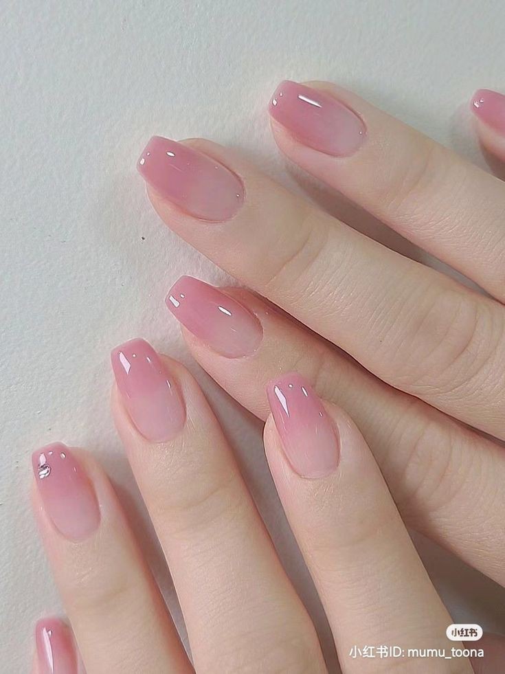 yearningmoons's tweet image. pink gradient nails