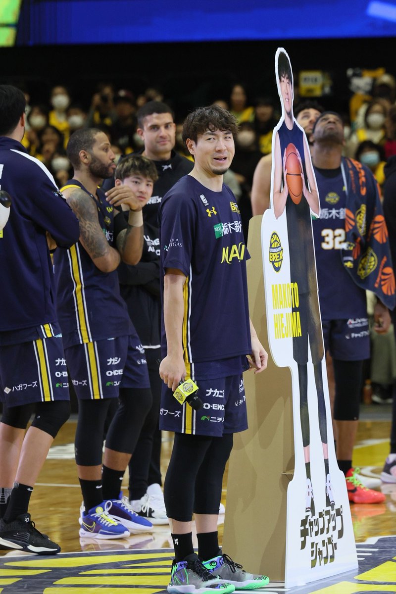 fh_satoh_1018's tweet photo. 今日のヒーローインタビュー4人目😂
#比江島慎 選手👏👏👏

5本もの3pts を決めるなど19得点💪
#BREX のエース、日本のエースたる働き👍

私のようなオッサンには
似合わないとわかりつつ
#CHAPUP 買いたくなるじゃないですか😅

#宇都宮ブレックス #チャップアップ https://t.co/NTKYnkh2Fq