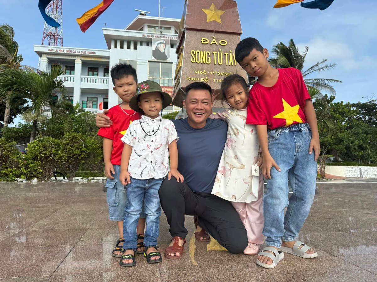 trungnien75's tweet photo. Má .đùm to phết. thích ông này vđ https://t.co/DV9rMrUGl2