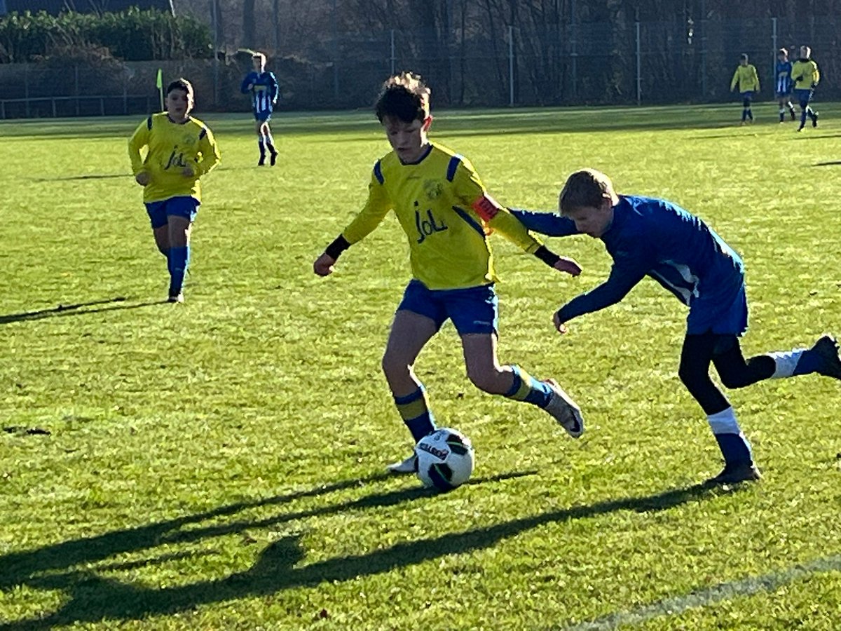 Angerlovooruit's tweet photo. Dat is lekker zeg! Uit de winterstop komen en dan met 2-6 winnen in de 8ste finale van de beker! Jo13-1 van Angerlo Vooruit , jullie mogen er trots op zijn! Hard werken loont!
#VvBarneveld #Angerlo https://t.co/EkUMiFLbun