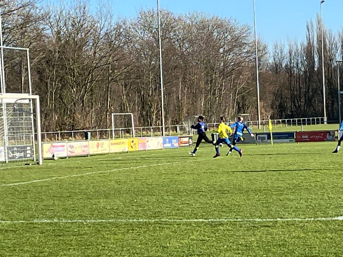 Angerlovooruit's tweet photo. Dat is lekker zeg! Uit de winterstop komen en dan met 2-6 winnen in de 8ste finale van de beker! Jo13-1 van Angerlo Vooruit , jullie mogen er trots op zijn! Hard werken loont!
#VvBarneveld #Angerlo https://t.co/EkUMiFLbun