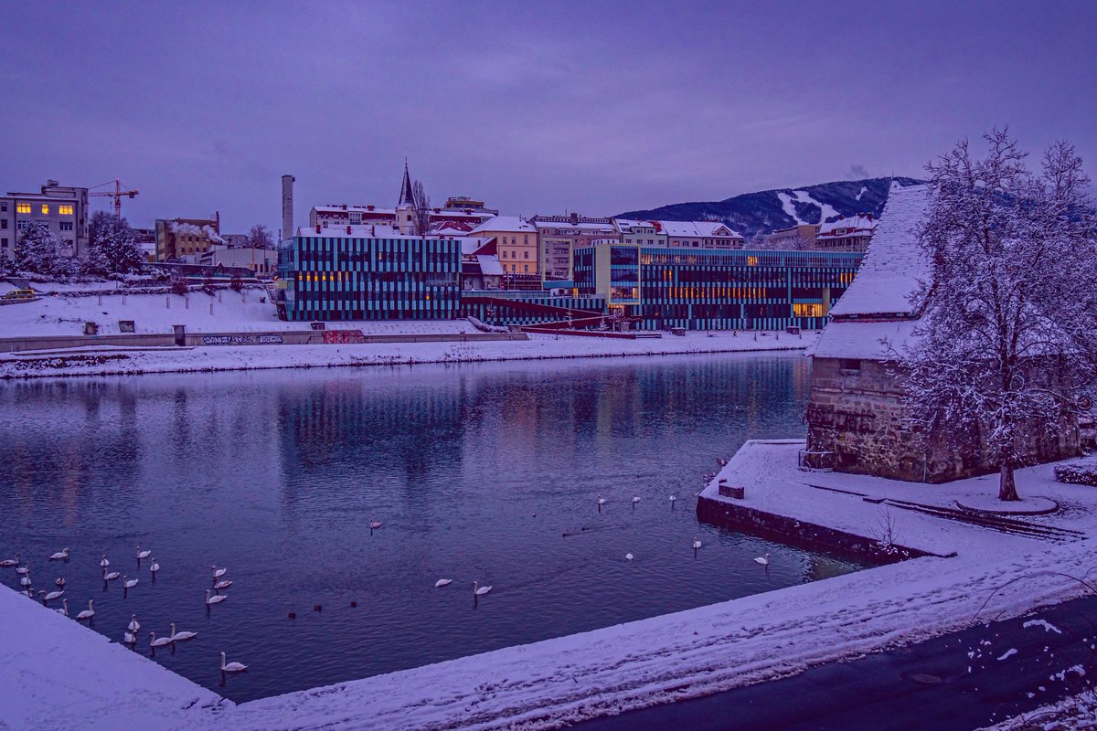 Blue Hour; after sunset @ Lent #maribor #igmaribor #visitmaribor #city #architecture #lent #river #drava #aftersunset #bluehour #bytheriver #snow #slovenia #igslovenia #ifeelslovenia #sonyalpha