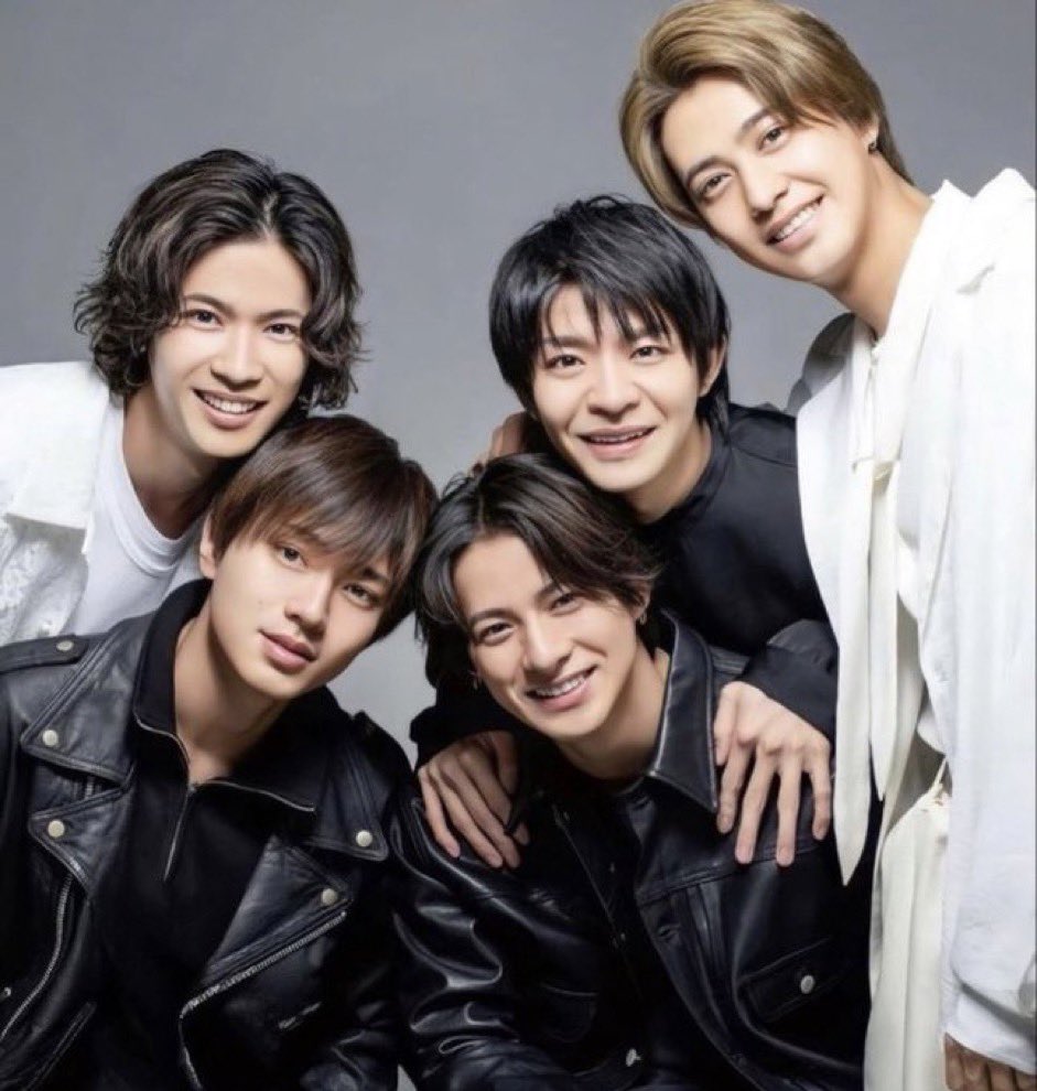 KP_Ni0806's tweet photo. King &amp; Princeは永久に5人で5人でいる時の笑顔が1番輝いてたんだ✨
♥️🩵🩷💜💛🖤
いつかまたみんなで・・・( ꈍᴗꈍ) https://t.co/SpcWdGpqwS