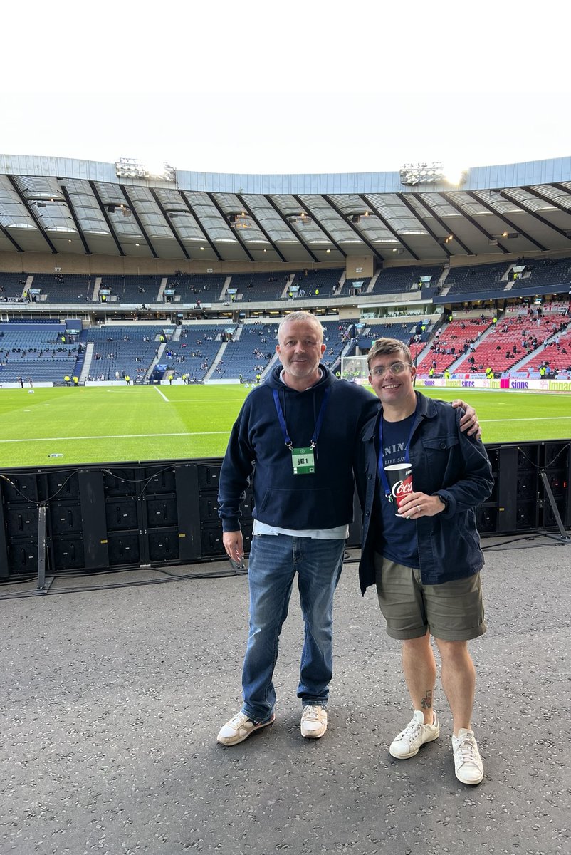 Supporters Art Uk tweet media